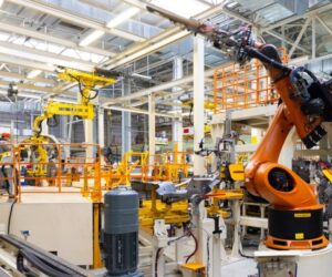 Melni mākoņi pār automobiļu nozari. Ko sagaida auto detaļu ražotāji?